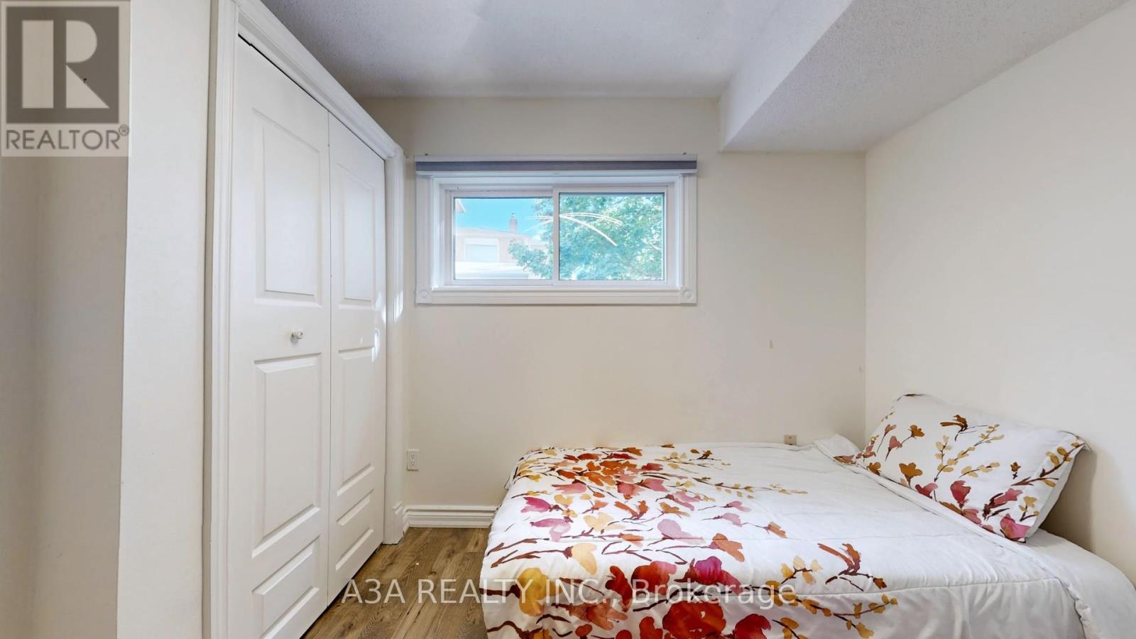 Photo 35 of 17 Beckett Avenue, East Gwillimbury ON