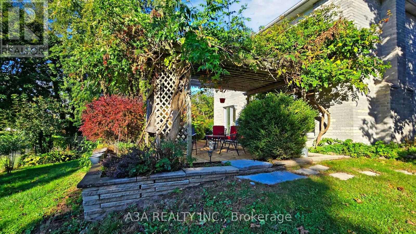 Photo 40 of 17 Beckett Avenue, East Gwillimbury ON