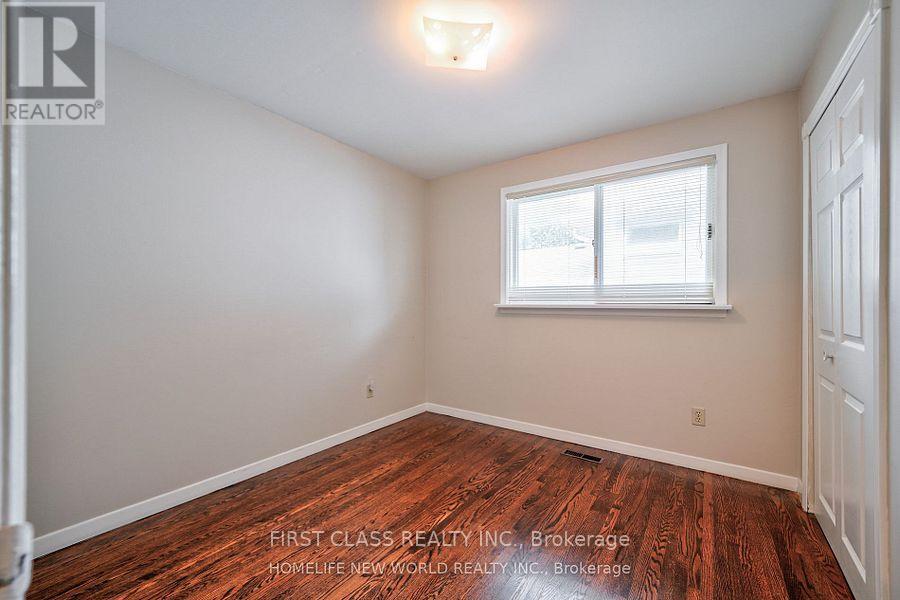 Photo 5 of 24 Markhaven Road, Markham ON