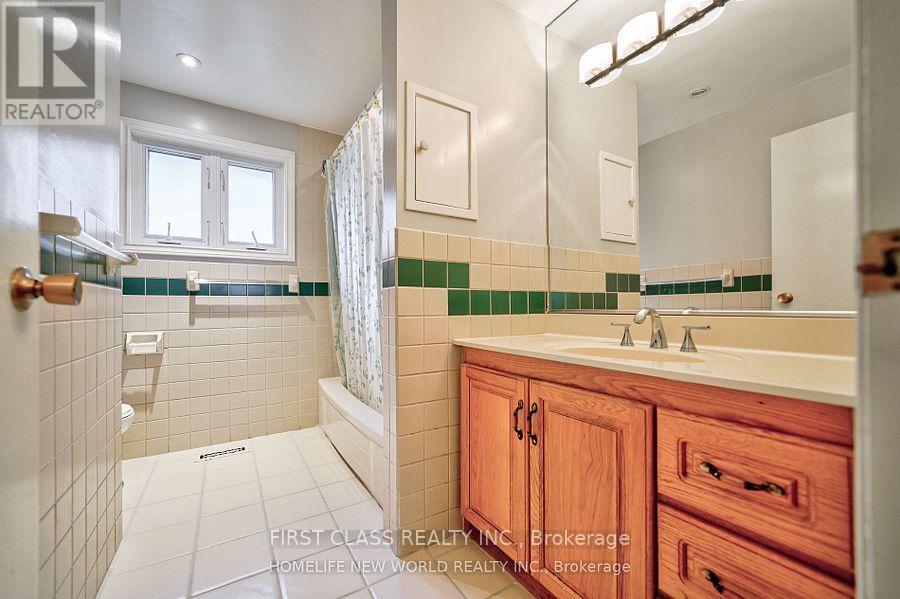 Photo 7 of 24 Markhaven Road, Markham ON