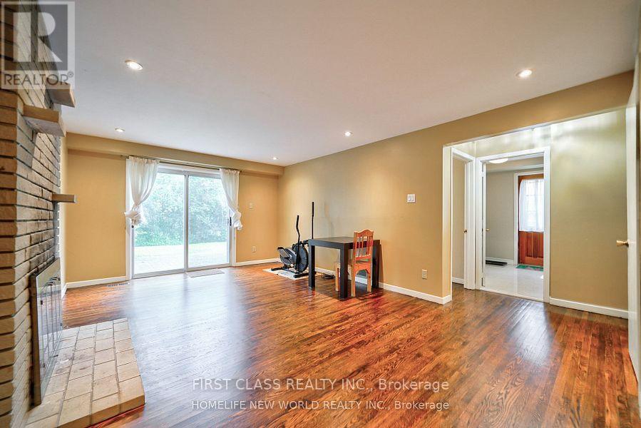 Photo 8 of 24 Markhaven Road, Markham ON