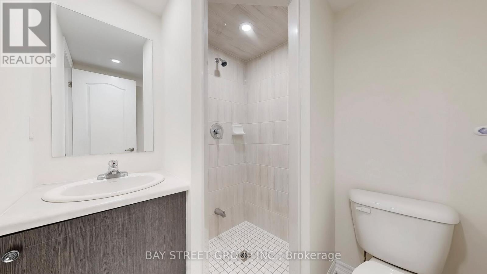 Photo 16 of 22 181 Parktree Drive, Vaughan ON