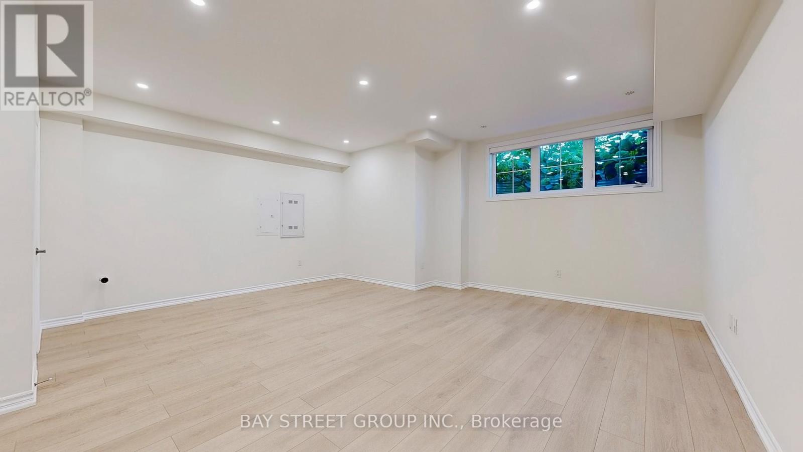 Photo 21 of 22 181 Parktree Drive, Vaughan ON