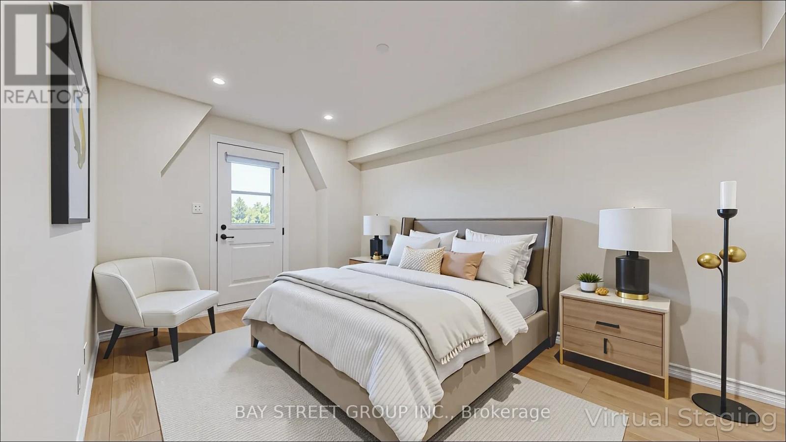 Photo 4 of 22 181 Parktree Drive, Vaughan ON