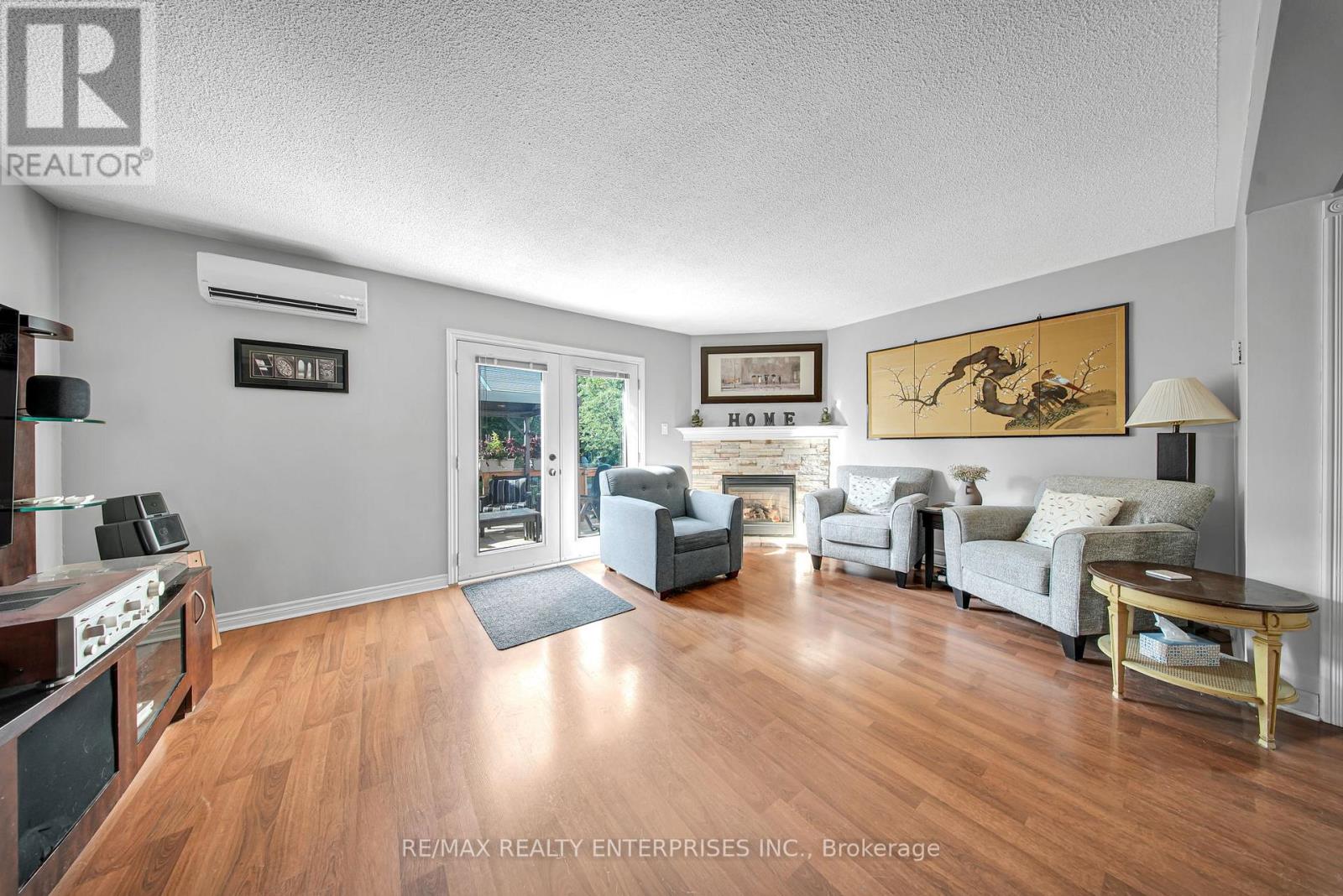 Photo 16 of 5 2056 Lakeshore Road W, Oakville ON