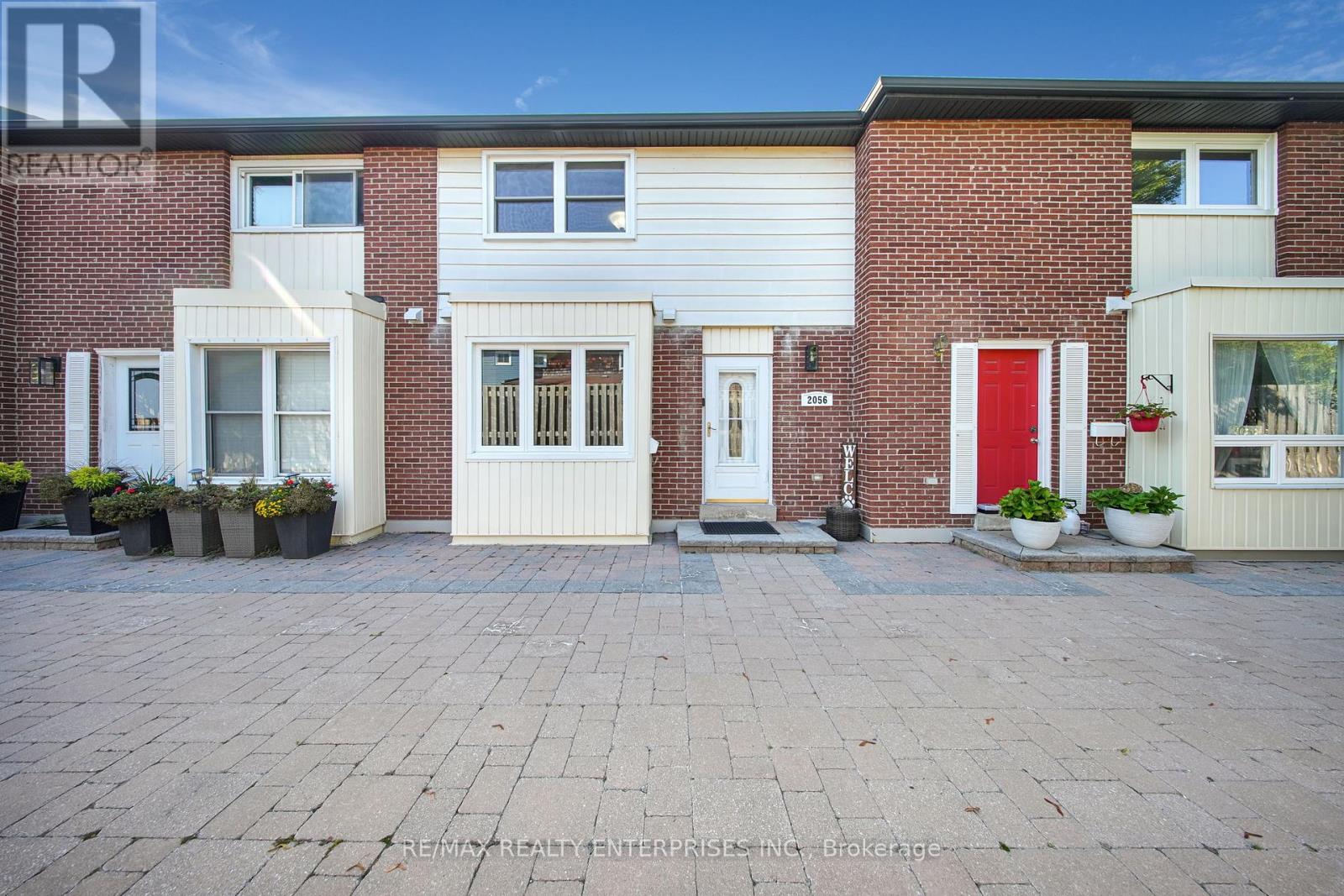 Photo 2 of 5 2056 Lakeshore Road W, Oakville ON