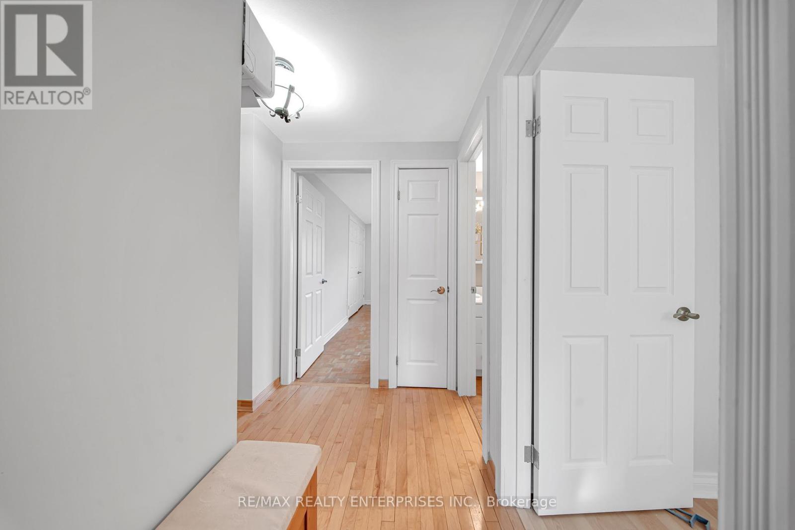 Photo 30 of 5 2056 Lakeshore Road W, Oakville ON