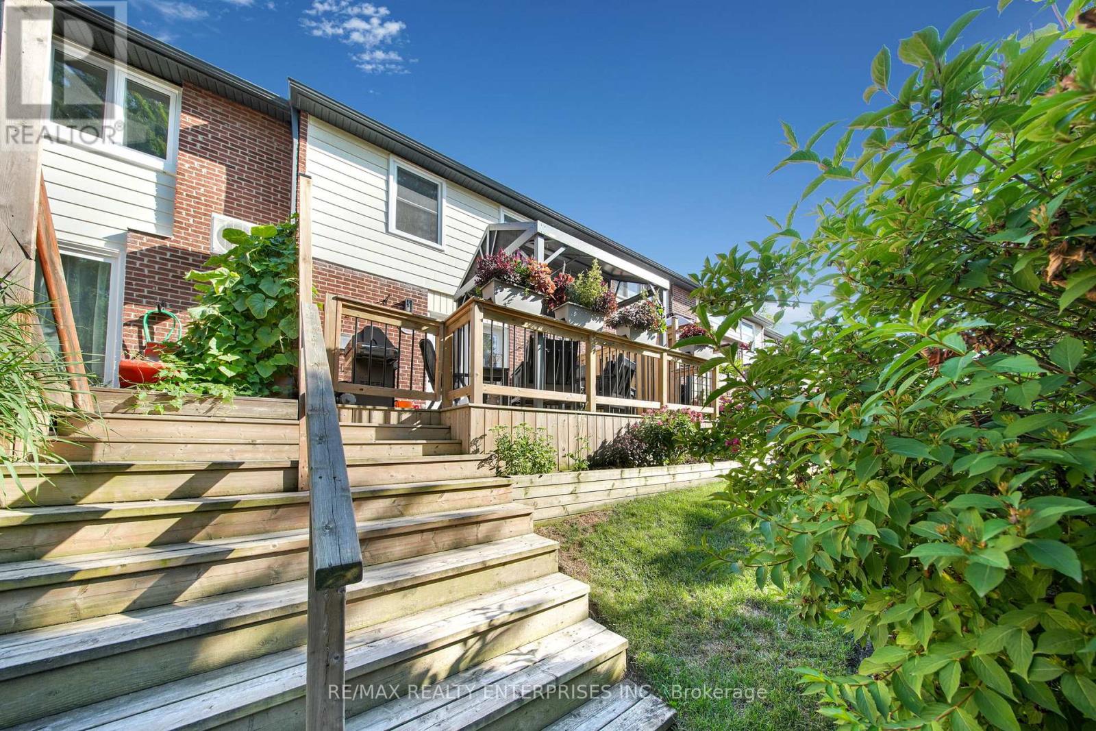 Photo 39 of 5 2056 Lakeshore Road W, Oakville ON