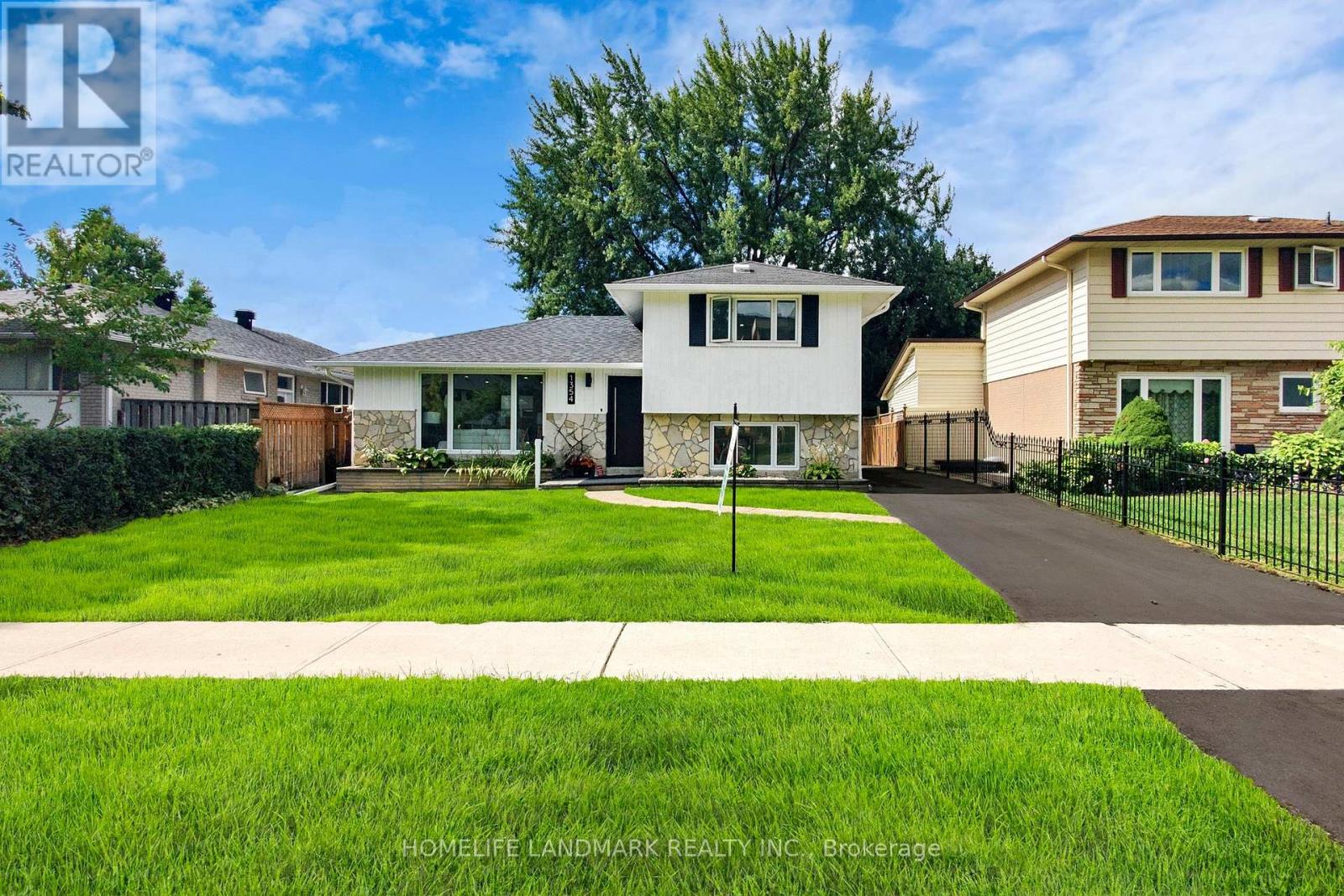 Photo 1 of 1354 Kelly Road, Mississauga ON
