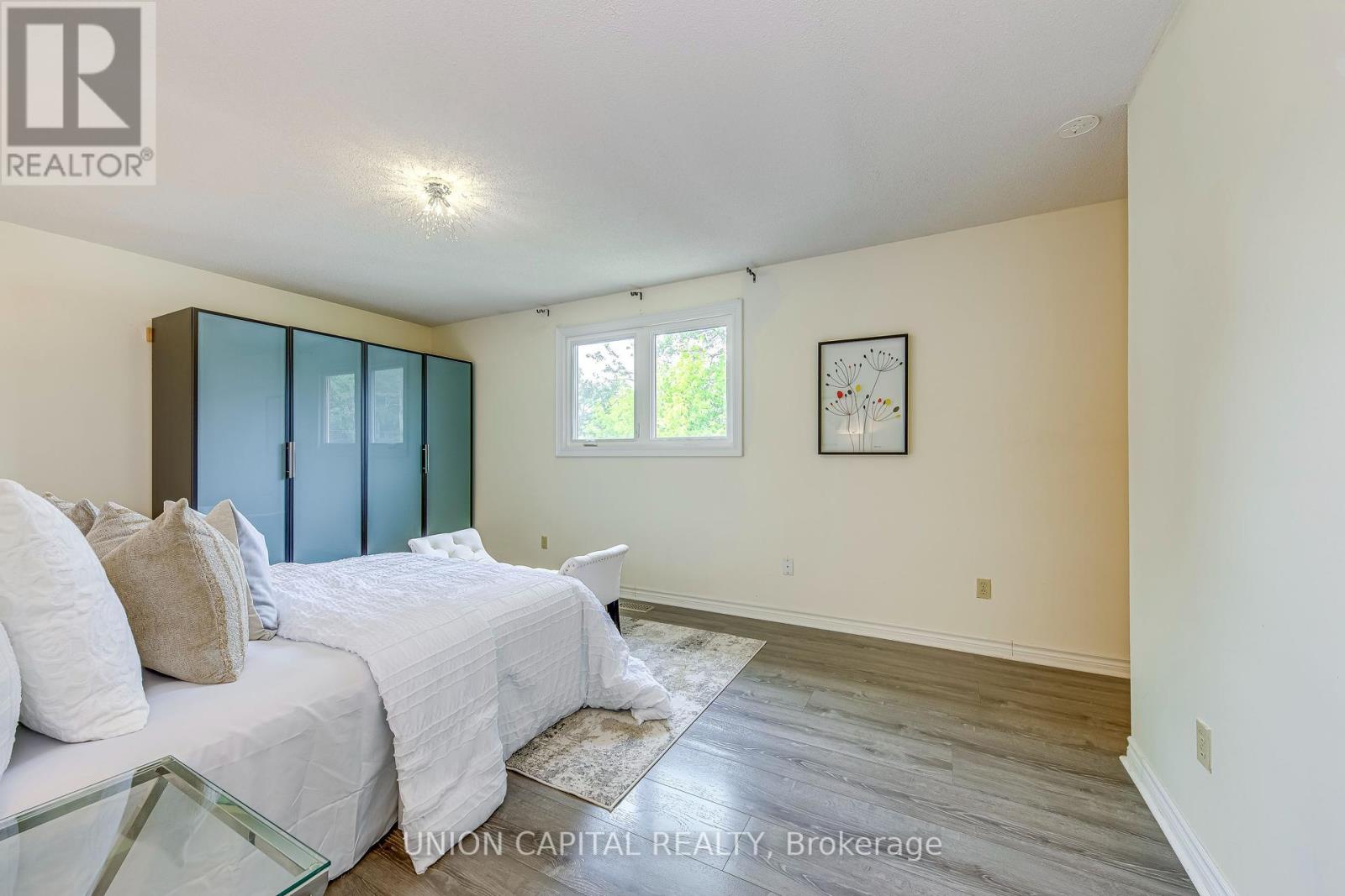 Photo 24 of 1060 Glendor Avenue, Burlington ON