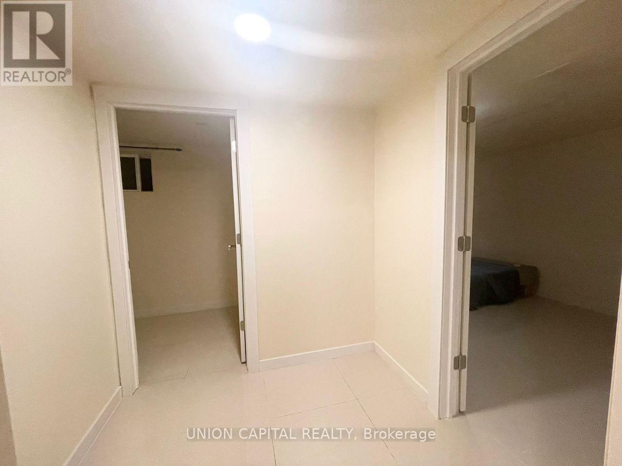 Photo 39 of 1060 Glendor Avenue, Burlington ON