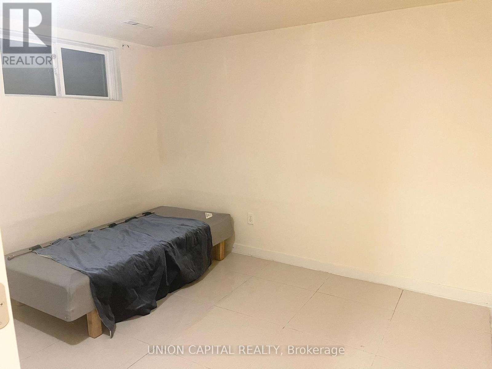 Photo 41 of 1060 Glendor Avenue, Burlington ON