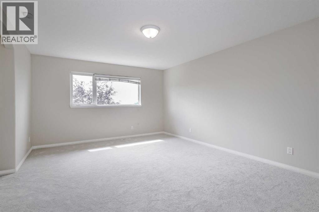 Photo 19 of 57 Royal Crest Terrace Nw, Calgary AB