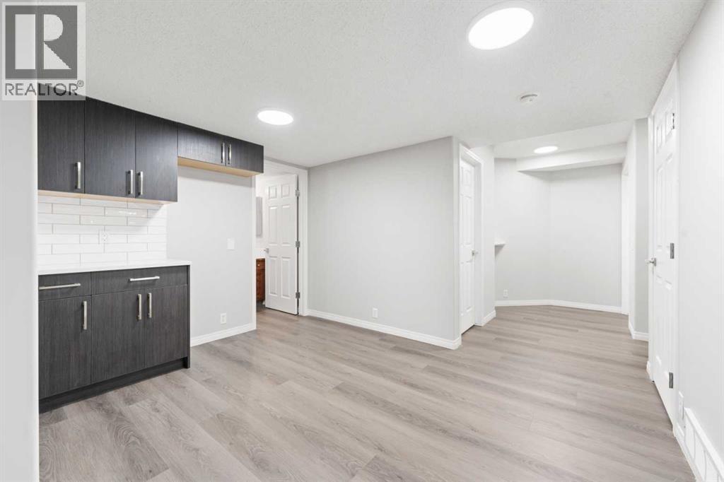Single Family House for Sale in  Coral Reef Close NE Coral Springs Calgary 