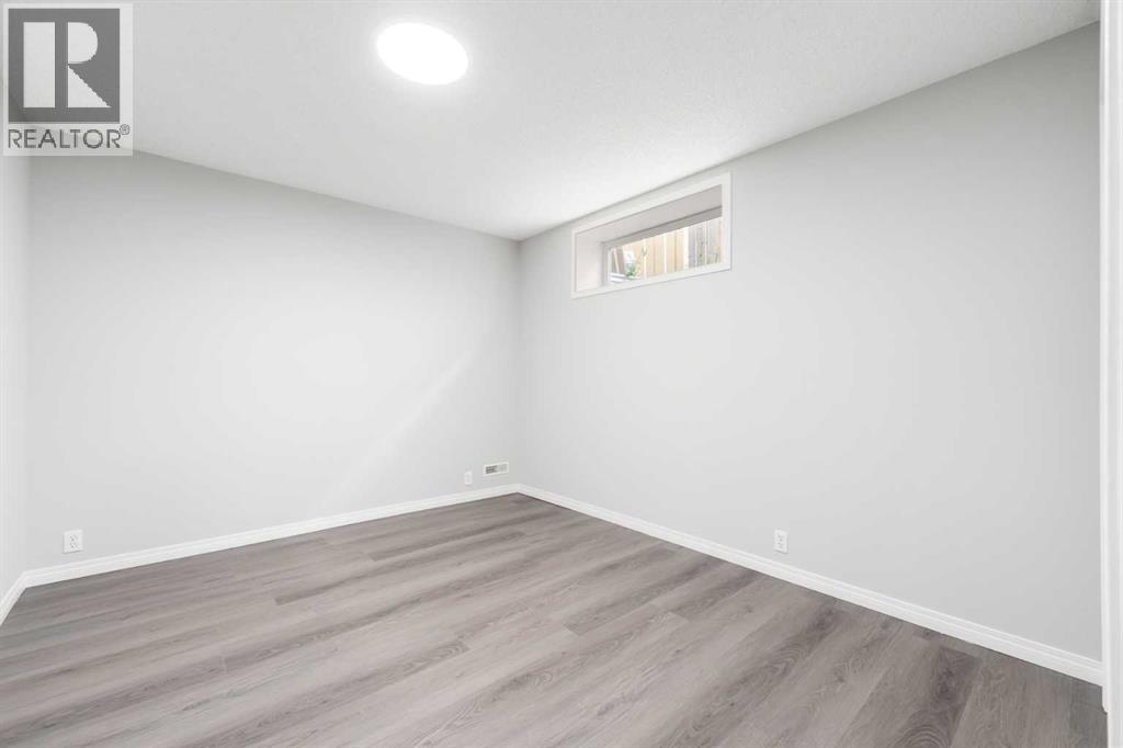 Single Family House for Sale in  Coral Reef Close NE Coral Springs Calgary 