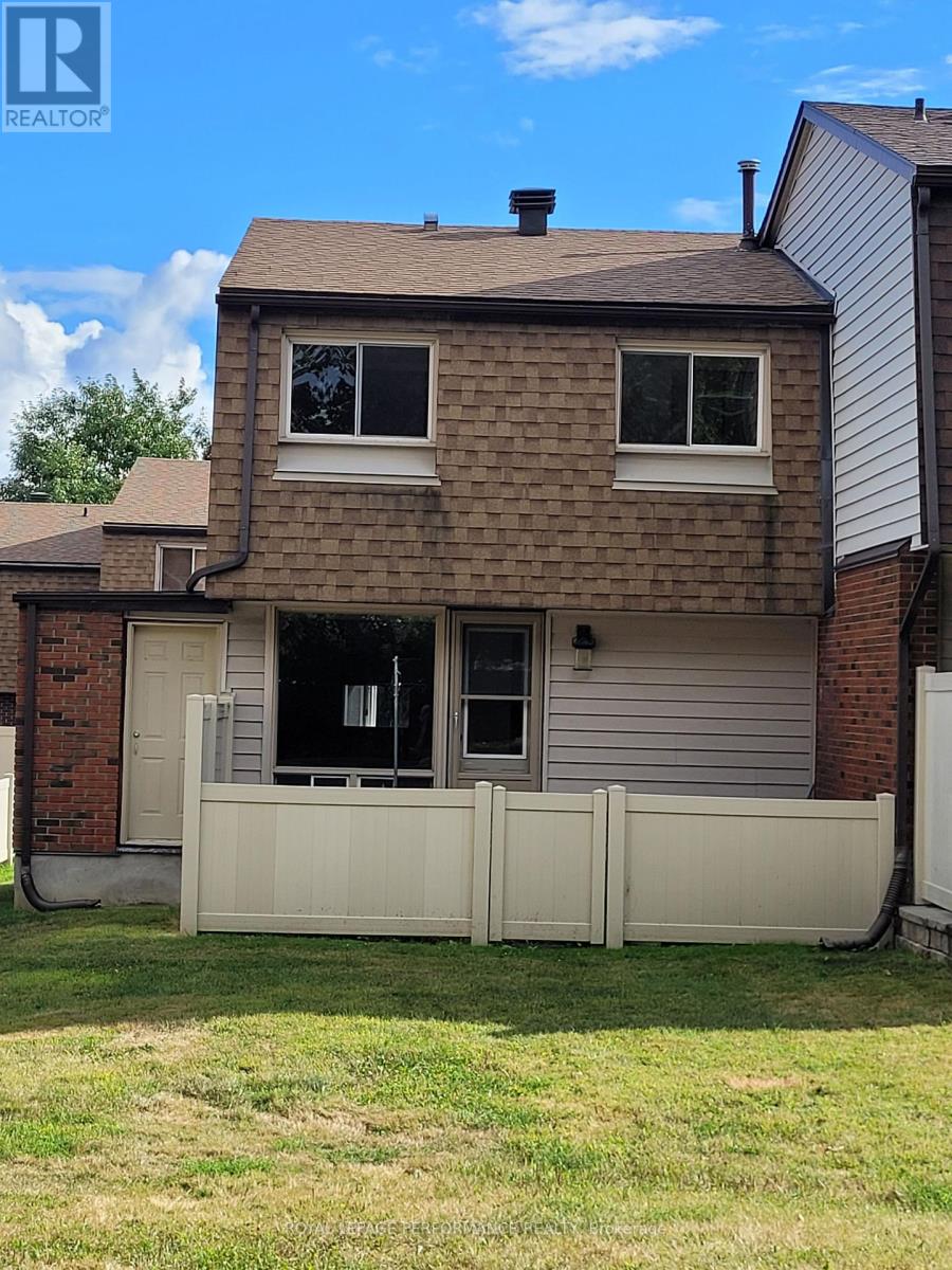 Photo 30 of 903 J Elmsmere Road, Ottawa ON
