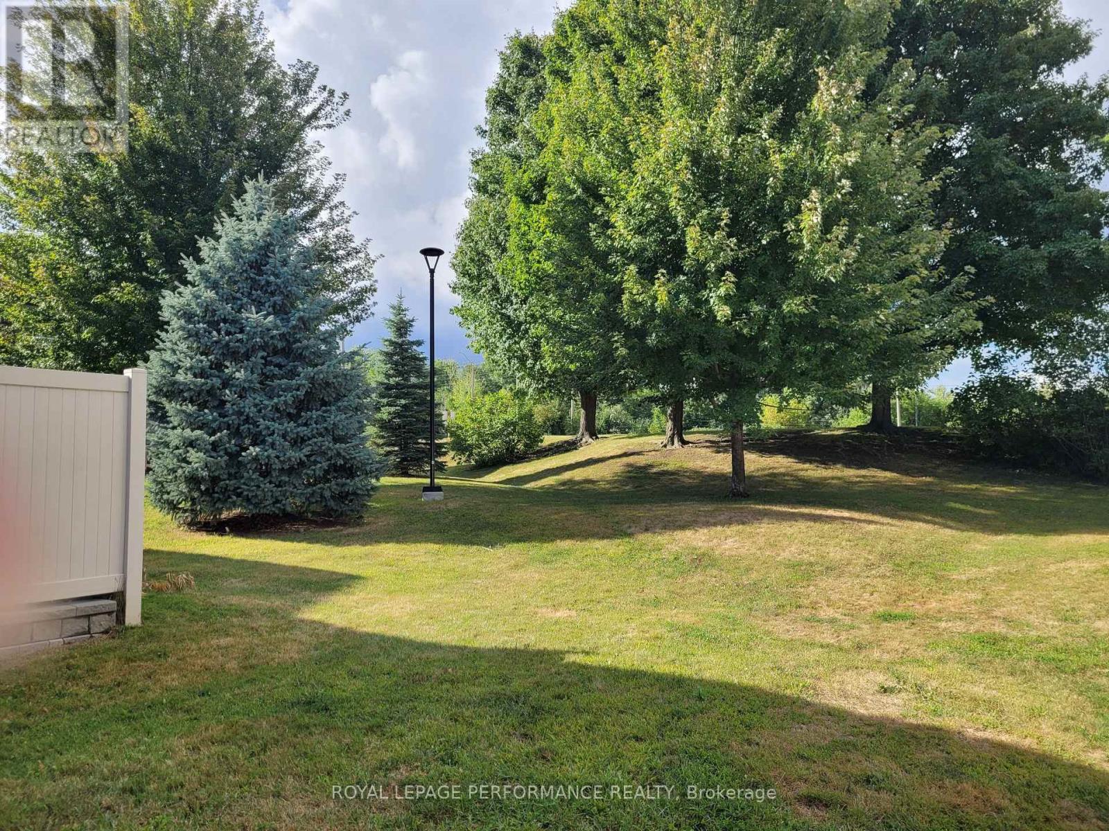 Photo 31 of 903 J Elmsmere Road, Ottawa ON
