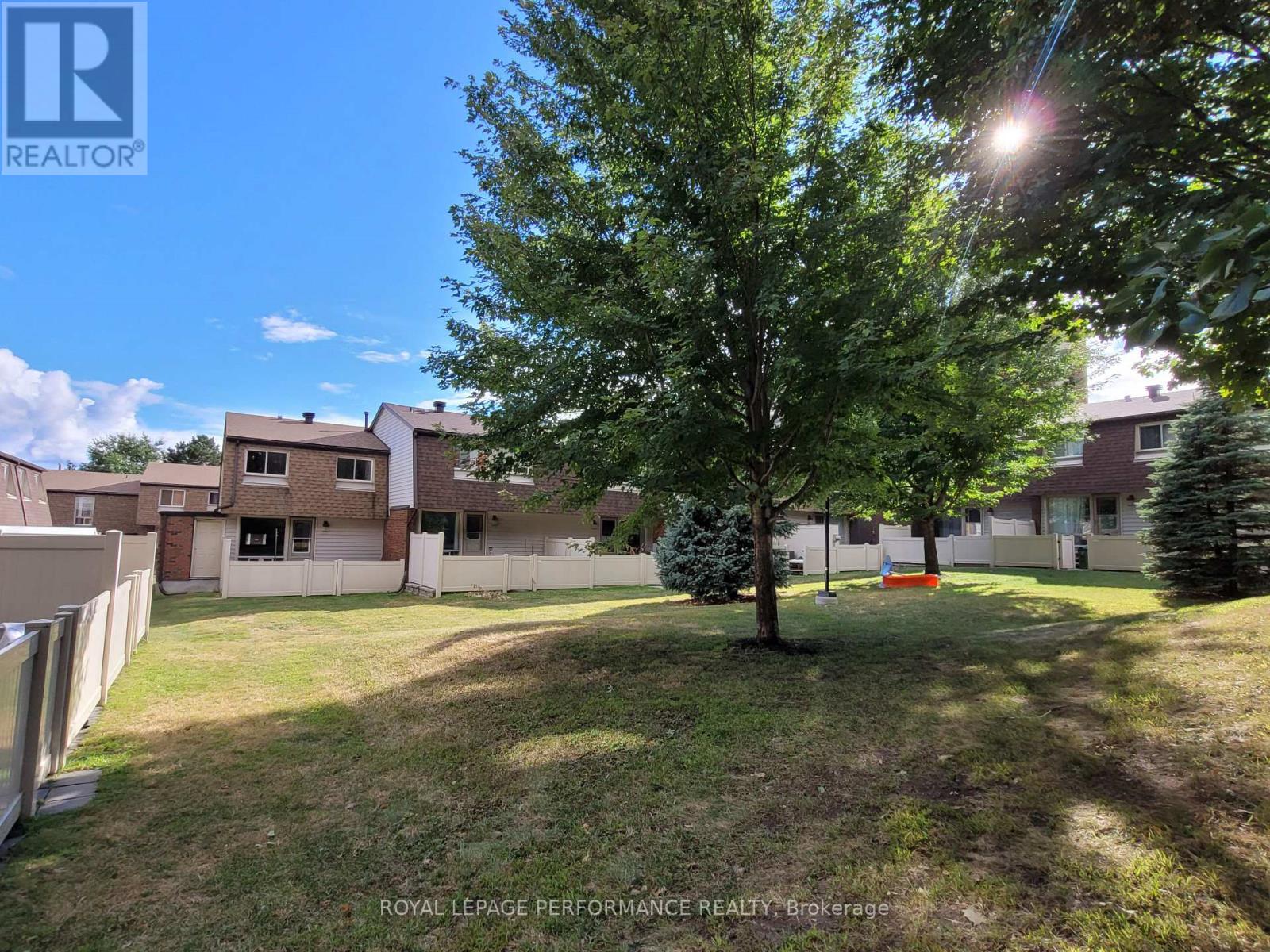 Photo 32 of 903 J Elmsmere Road, Ottawa ON