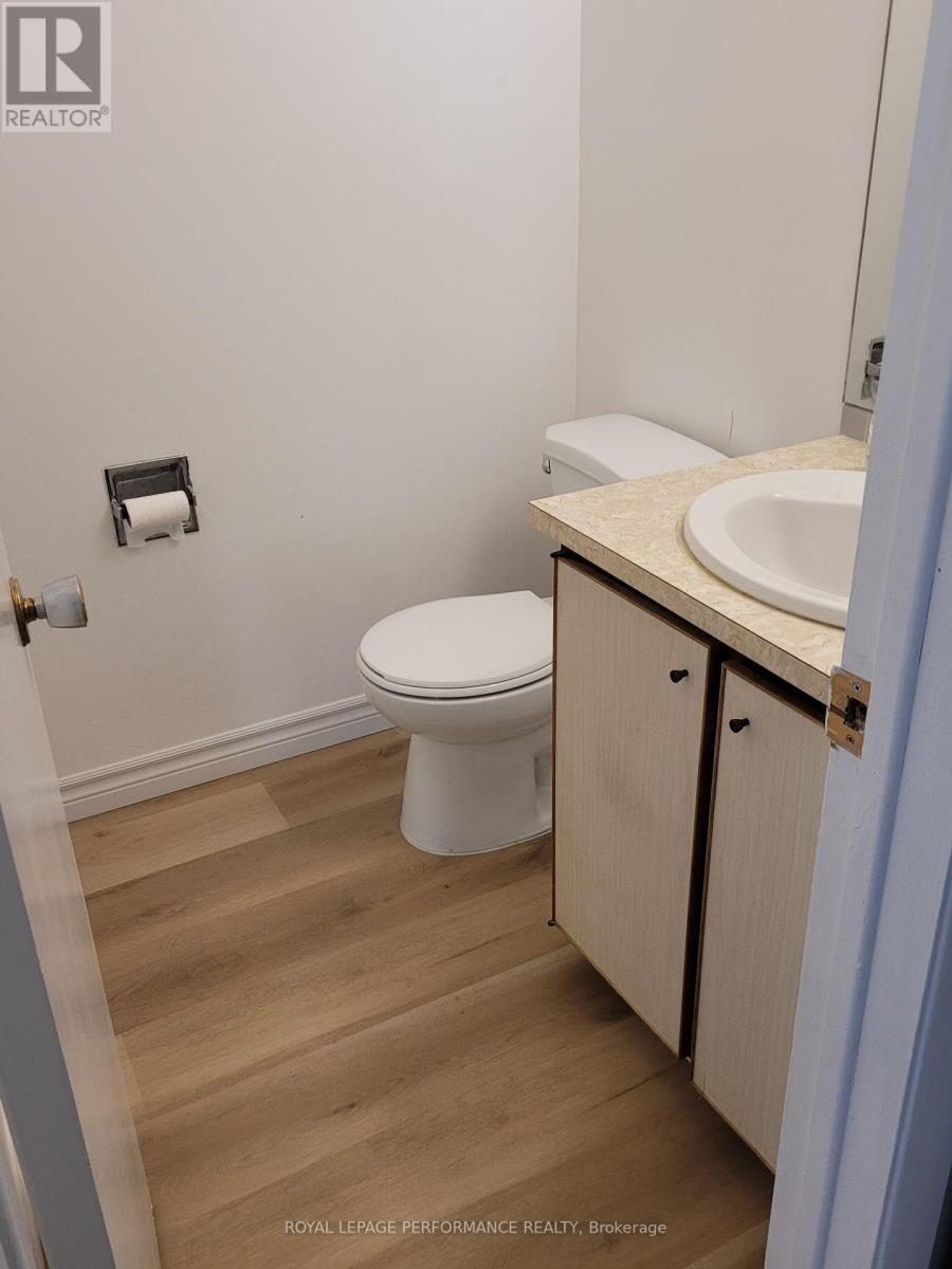 Photo 8 of 903 J Elmsmere Road, Ottawa ON