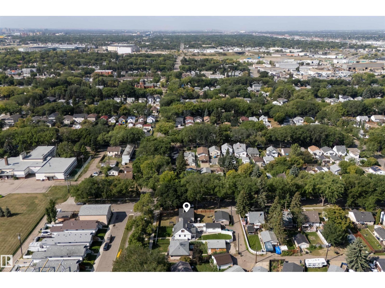Photo 25 of 6014 120 Av Nw, Edmonton AB