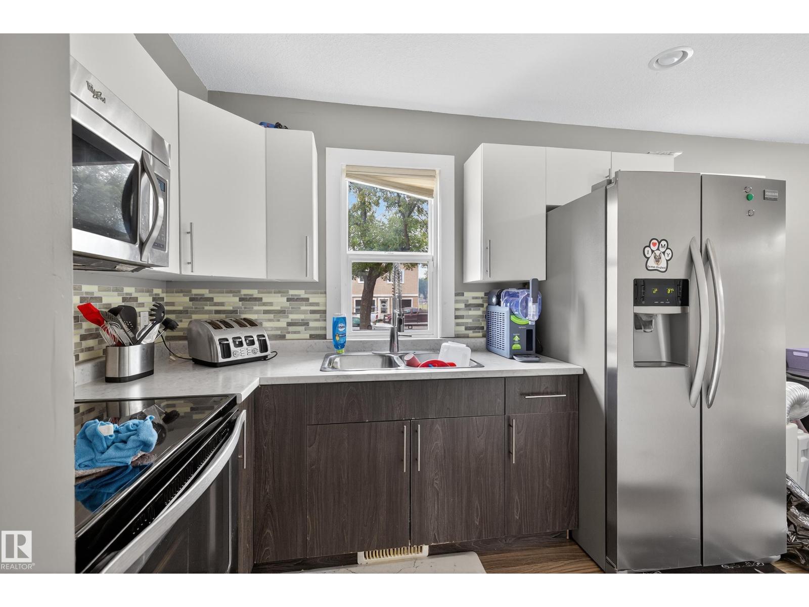 Photo 6 of 6014 120 Av Nw, Edmonton AB
