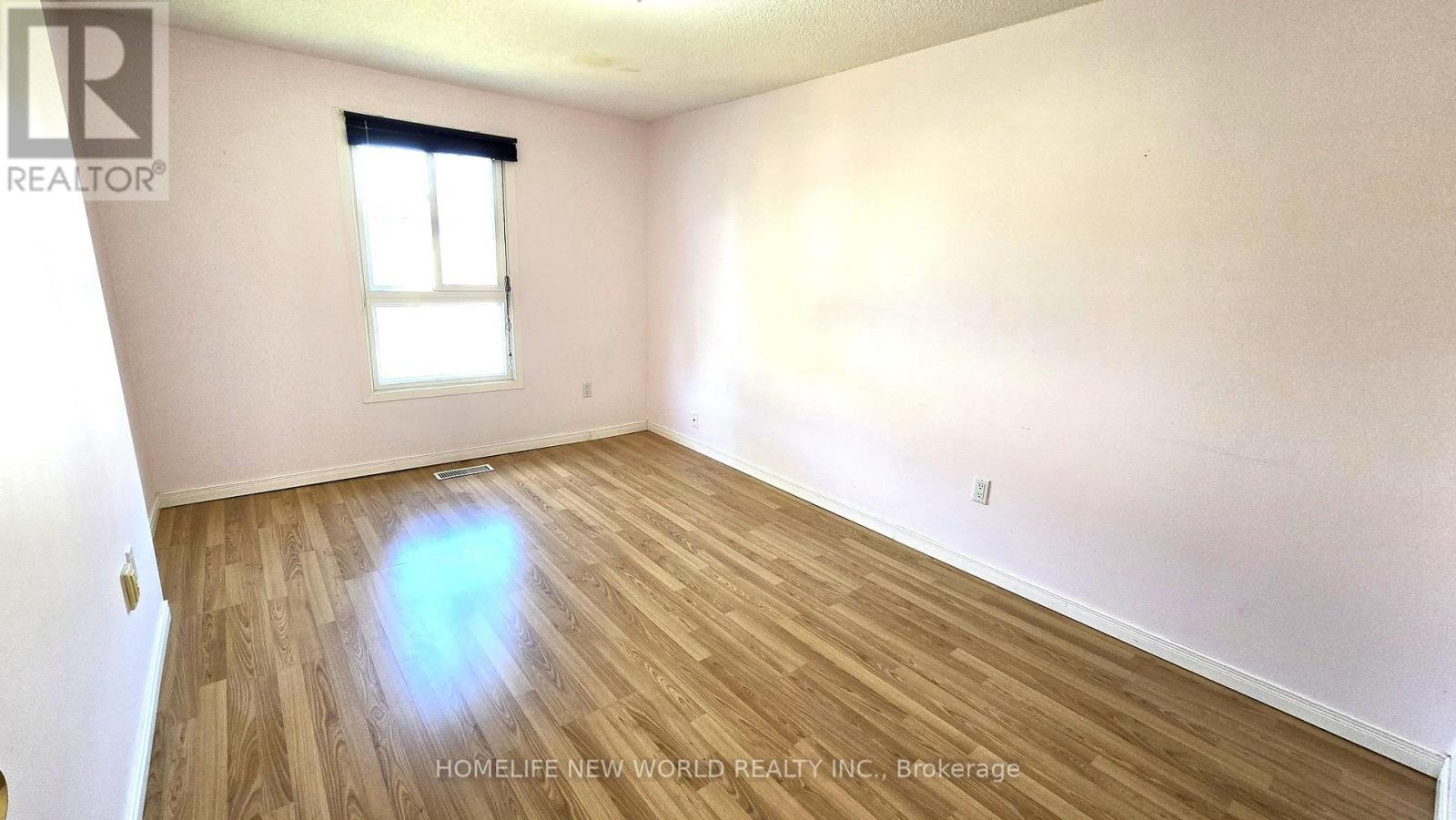 Photo 7 of 72 Pepperell Crescent, Markham ON