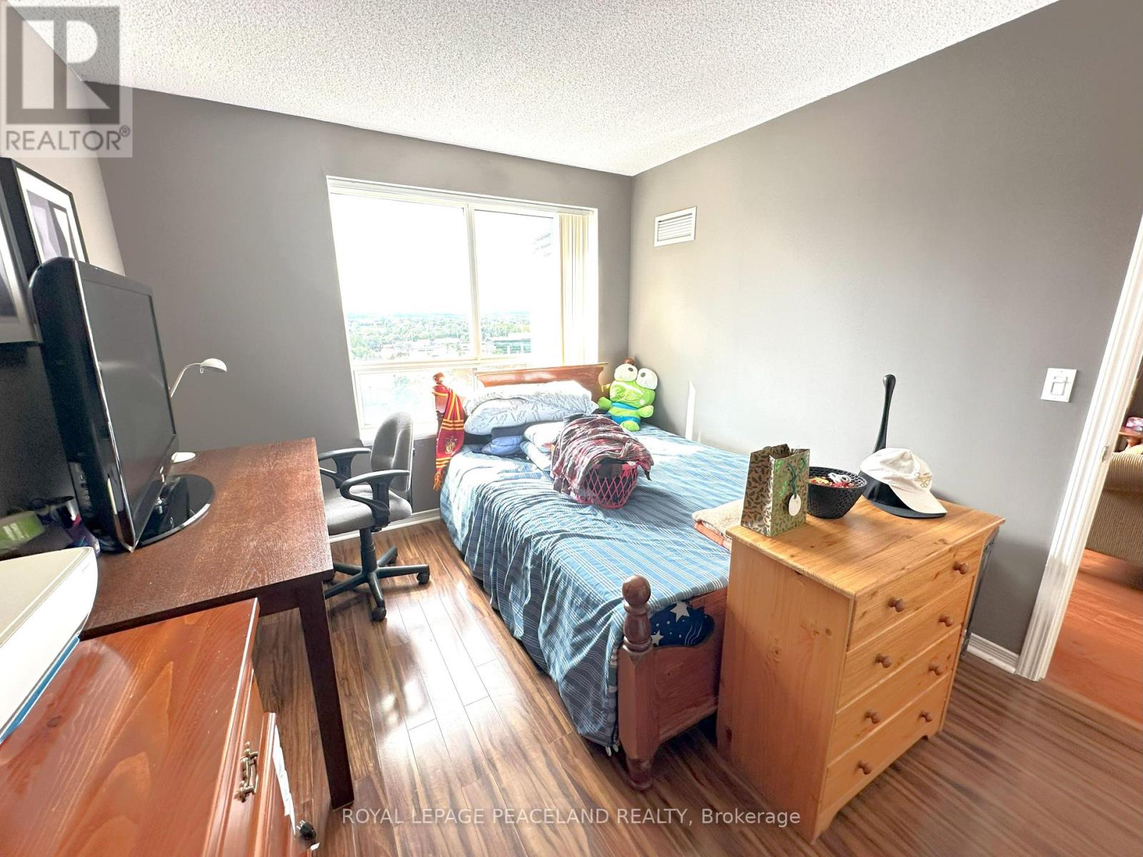 Photo 25 of Lph 03 11 Oneida Crescent, Richmond Hill ON