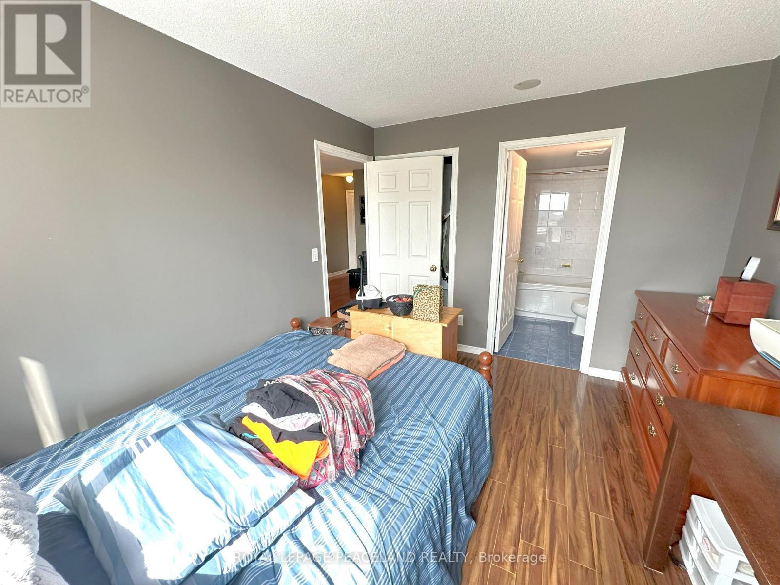 Photo 27 of Lph 03 11 Oneida Crescent, Richmond Hill ON