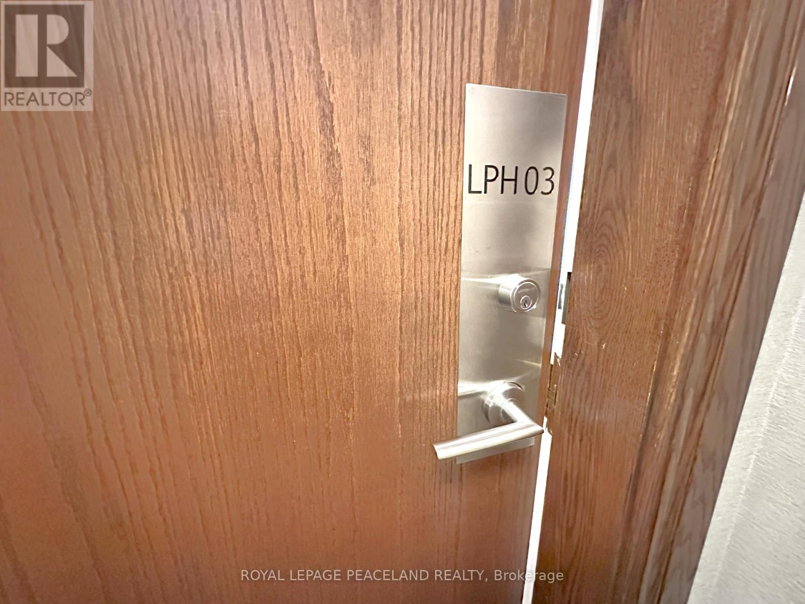 Photo 9 of Lph 03 11 Oneida Crescent, Richmond Hill ON
