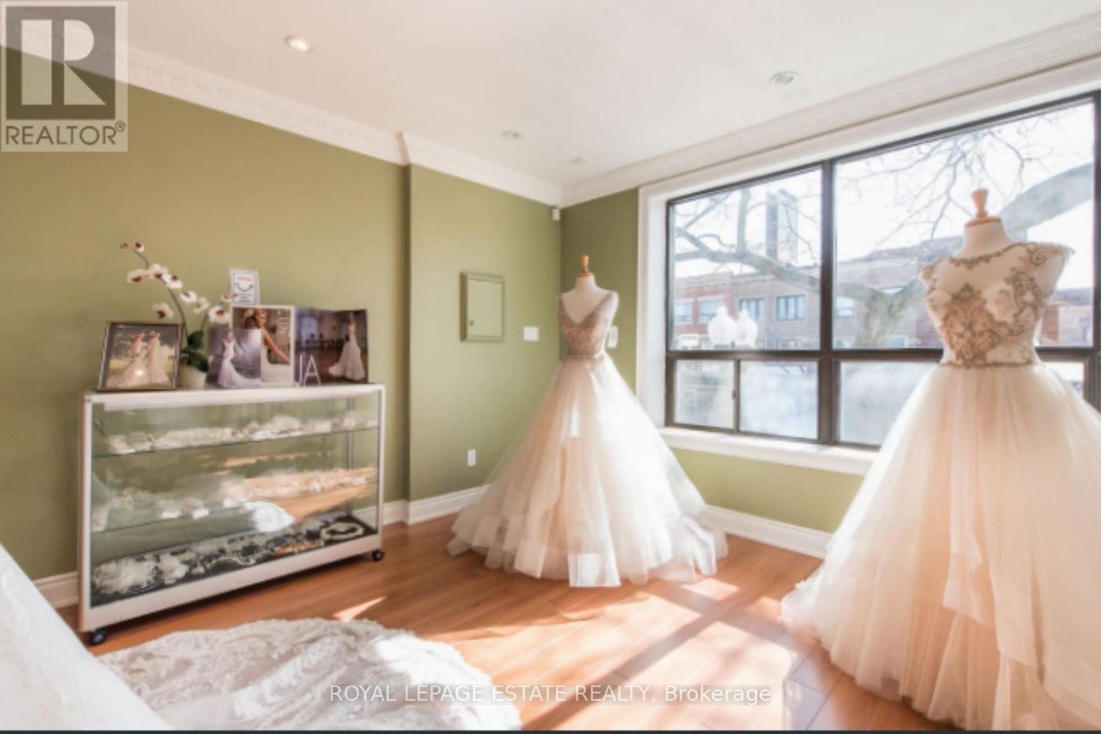 Photo 8 of 1196 St Clair Avenue W, Toronto ON