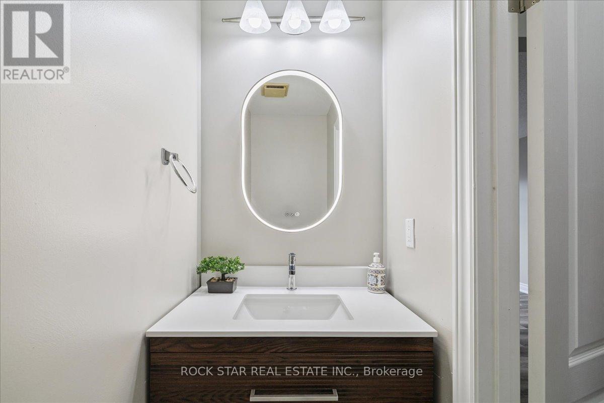 Photo 18 of 61 Adis Avenue, Hamilton ON