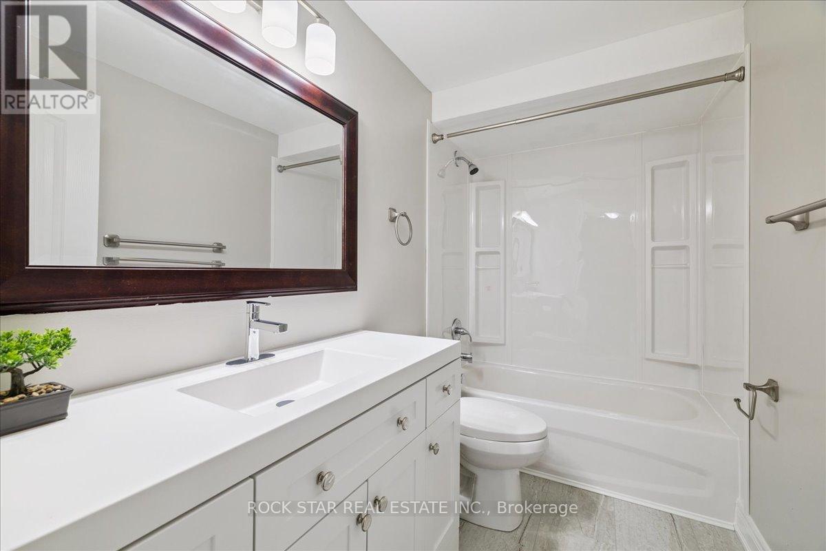 Photo 30 of 61 Adis Avenue, Hamilton ON