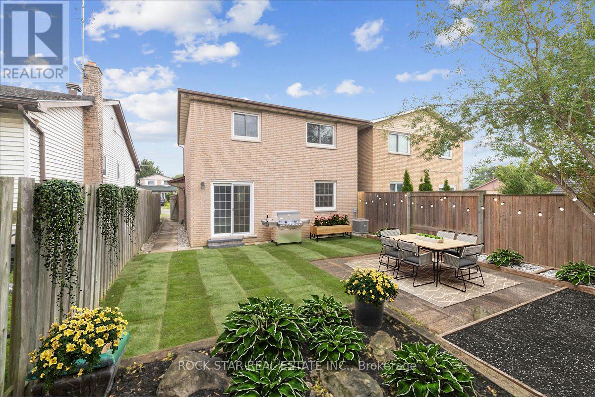 Photo 36 of 61 Adis Avenue, Hamilton ON
