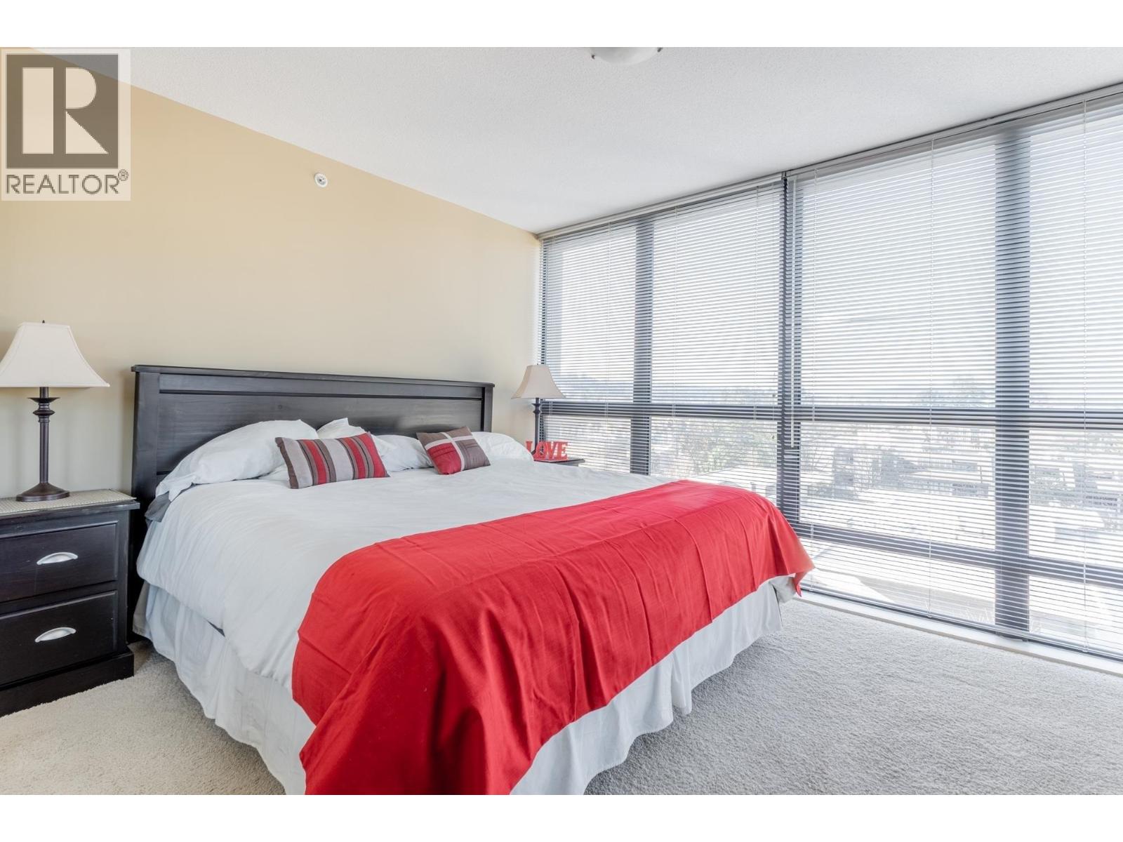Photo 3 of 801 2959 Glen Drive, Coquitlam BC