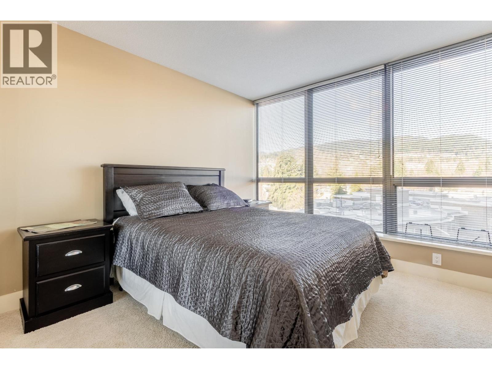 Photo 4 of 801 2959 Glen Drive, Coquitlam BC