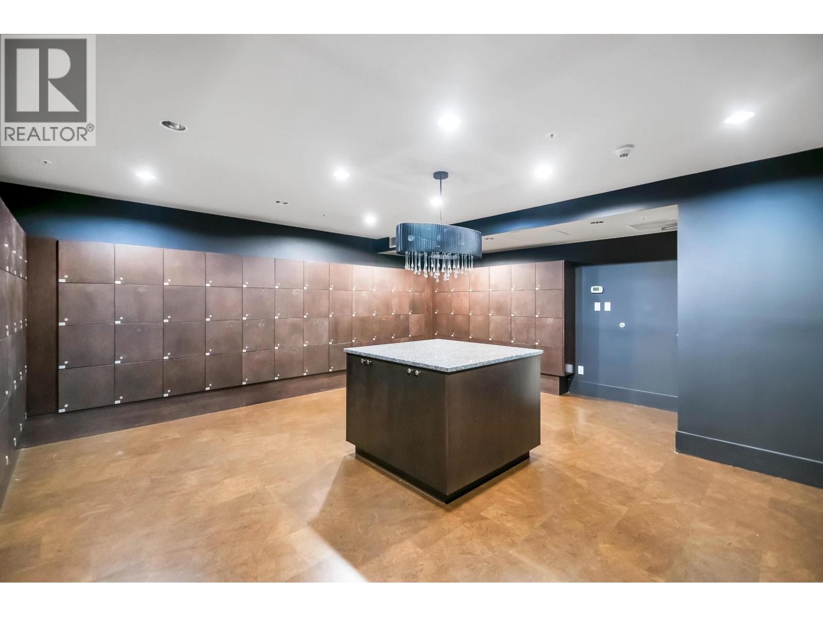 Photo 9 of 801 2959 Glen Drive, Coquitlam BC