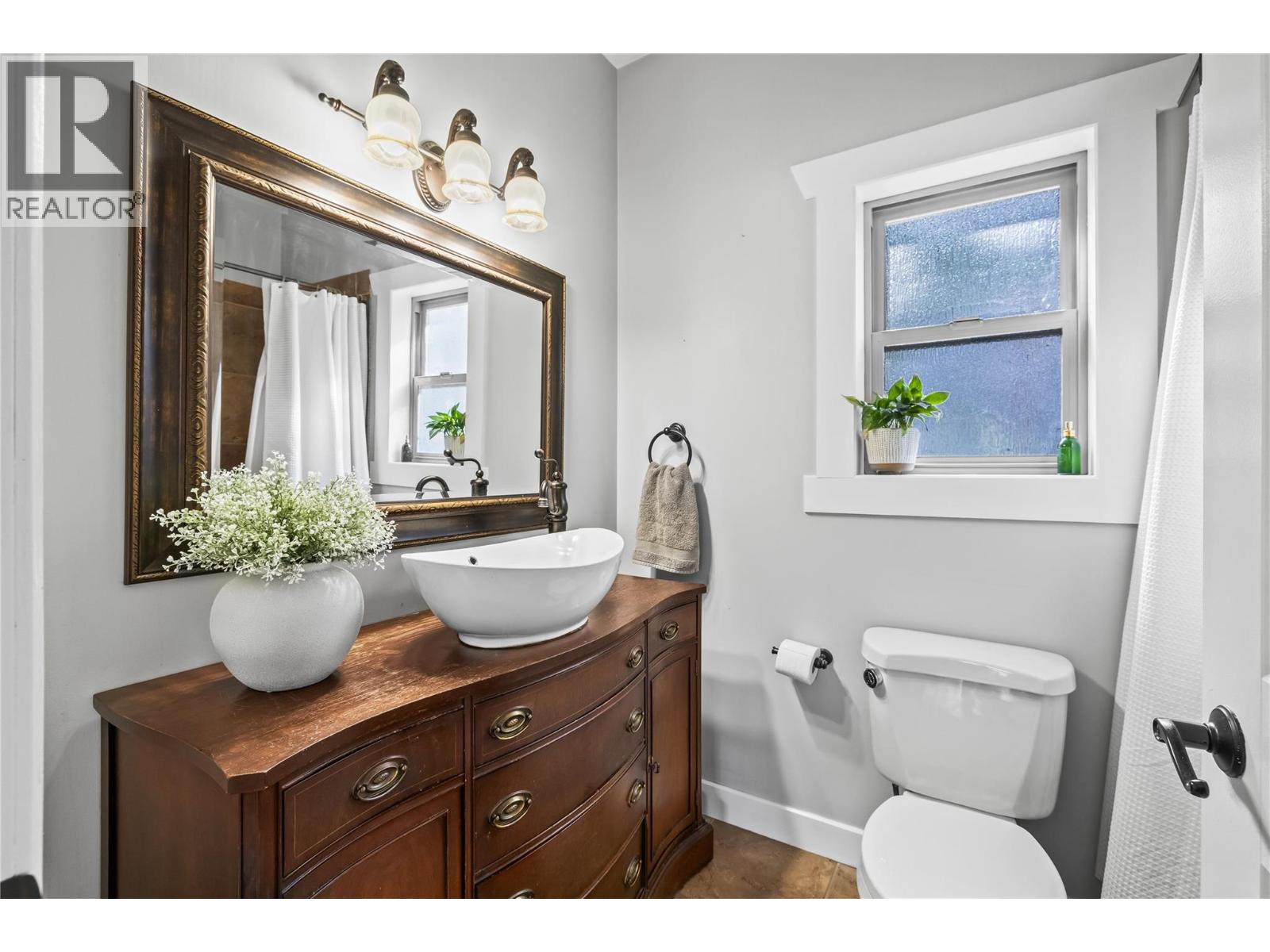  2223 Sunview Drive, West Kelowna