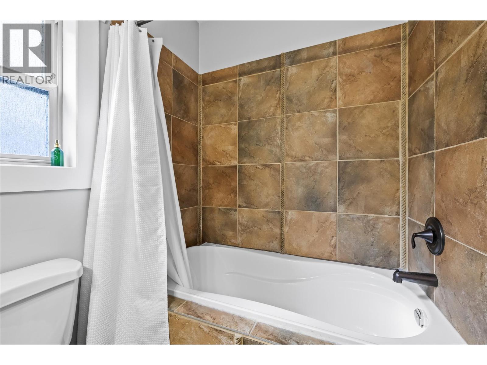  2223 Sunview Drive, West Kelowna