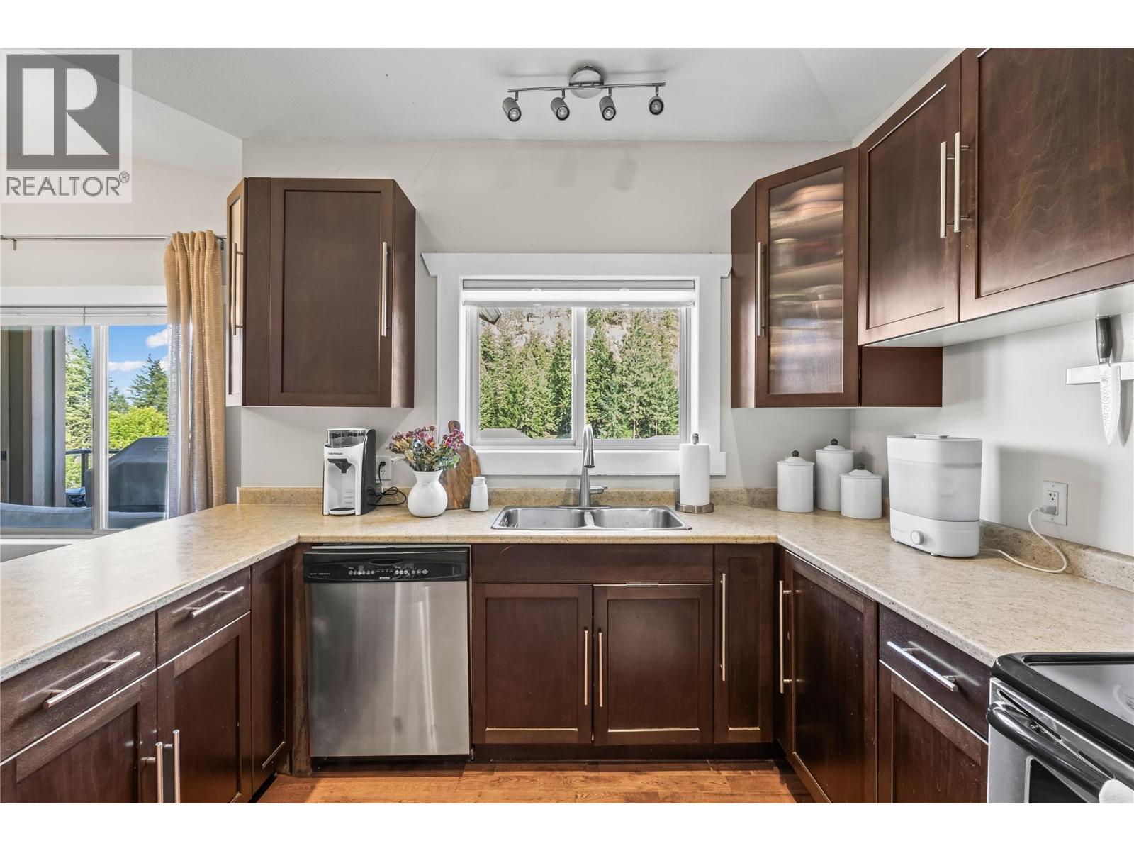  2223 Sunview Drive, West Kelowna
