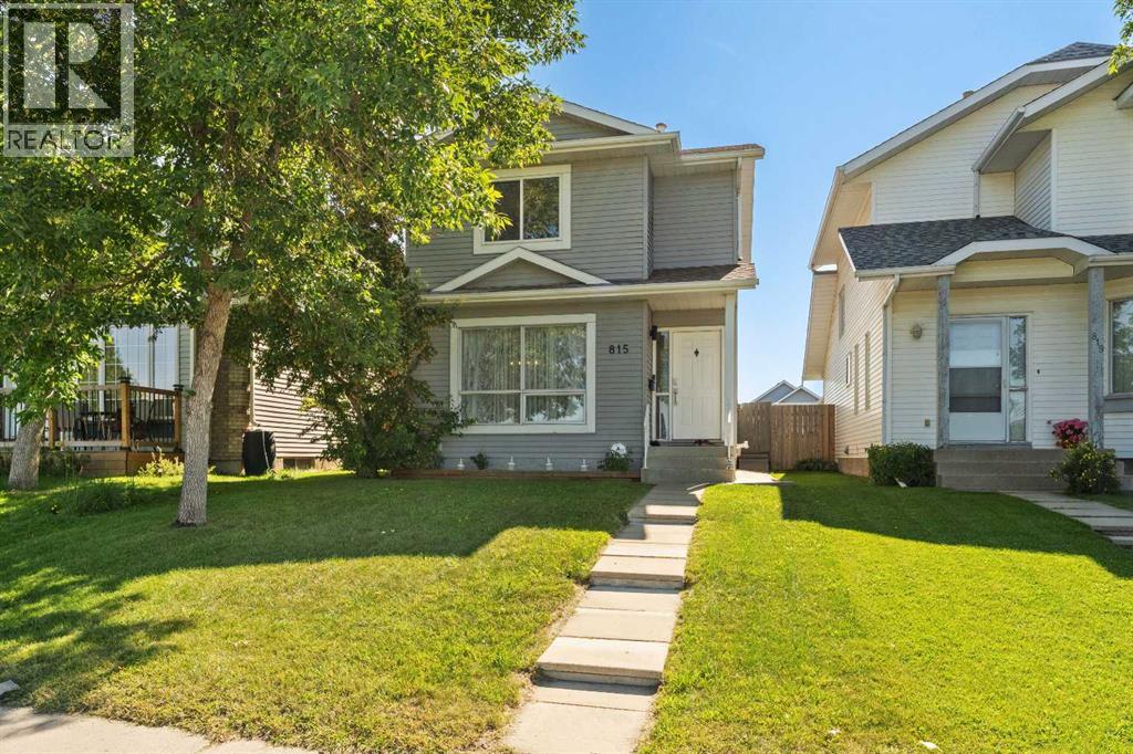 815 Erin Woods Drive SE, Calgary, Alberta