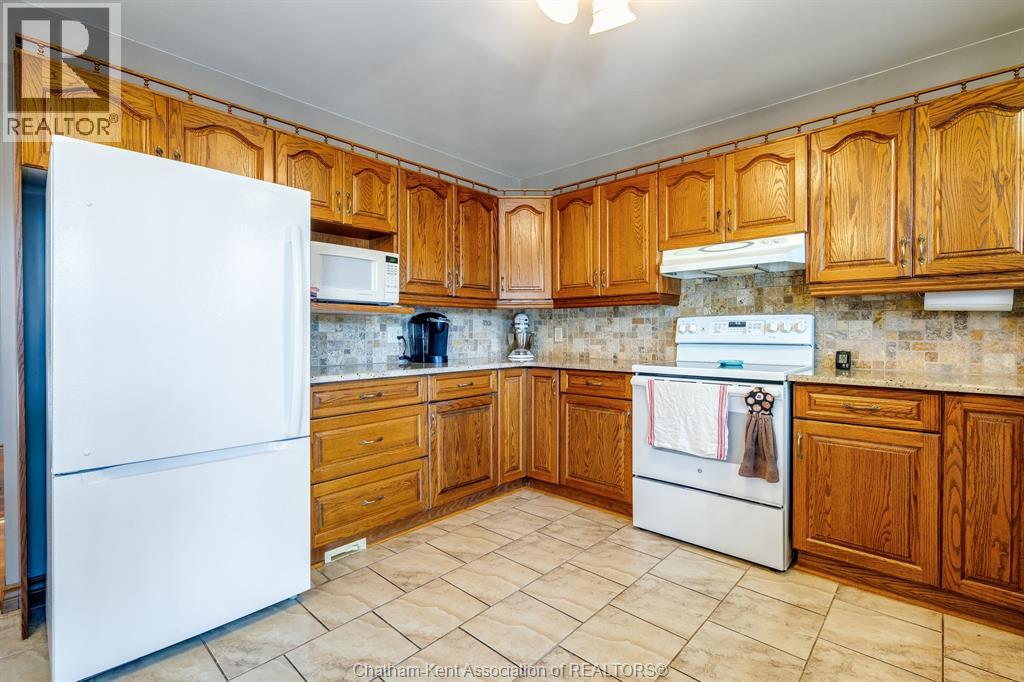 Photo 12 of 47 Mckee Road, Wallaceburg ON