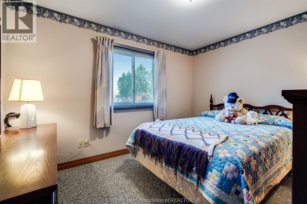 Photo 18 of 47 Mckee Road, Wallaceburg ON