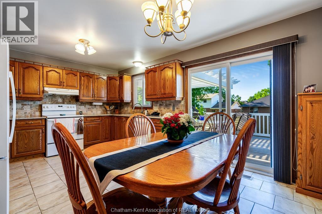 Photo 8 of 47 Mckee Road, Wallaceburg ON