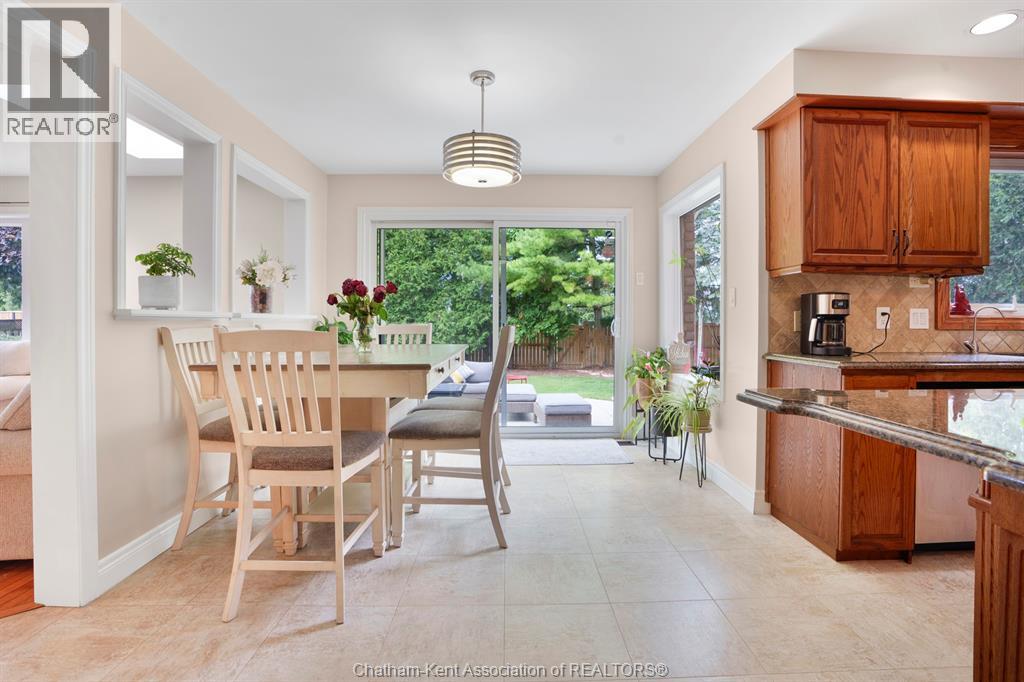 Photo 12 of 34 Braemar Boulevard, Chatham ON
