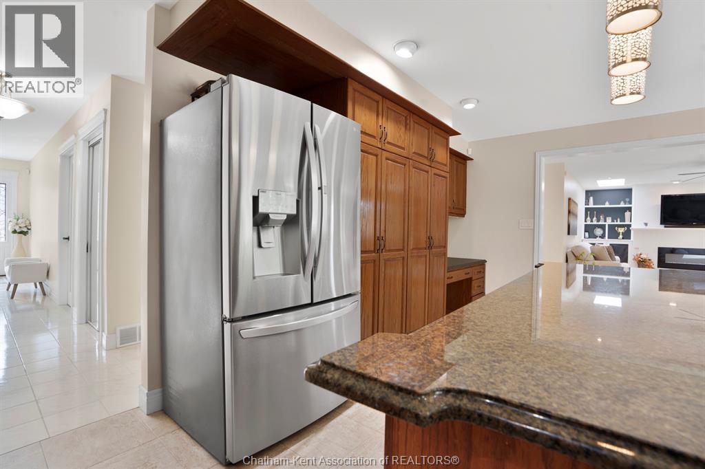 Photo 14 of 34 Braemar Boulevard, Chatham ON