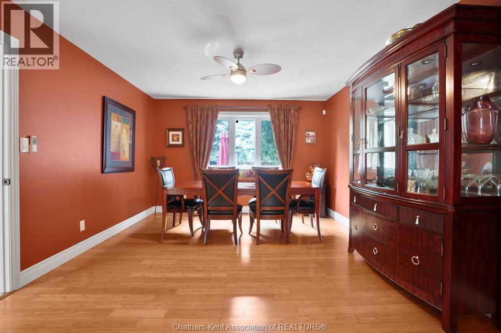 Photo 16 of 34 Braemar Boulevard, Chatham ON