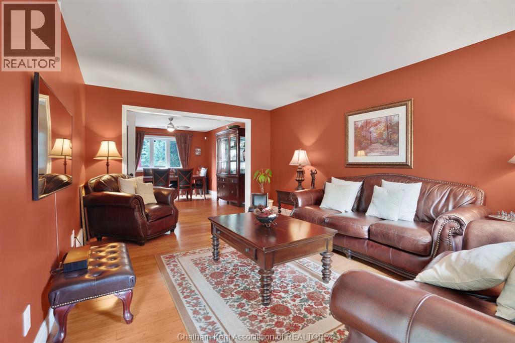 Photo 19 of 34 Braemar Boulevard, Chatham ON