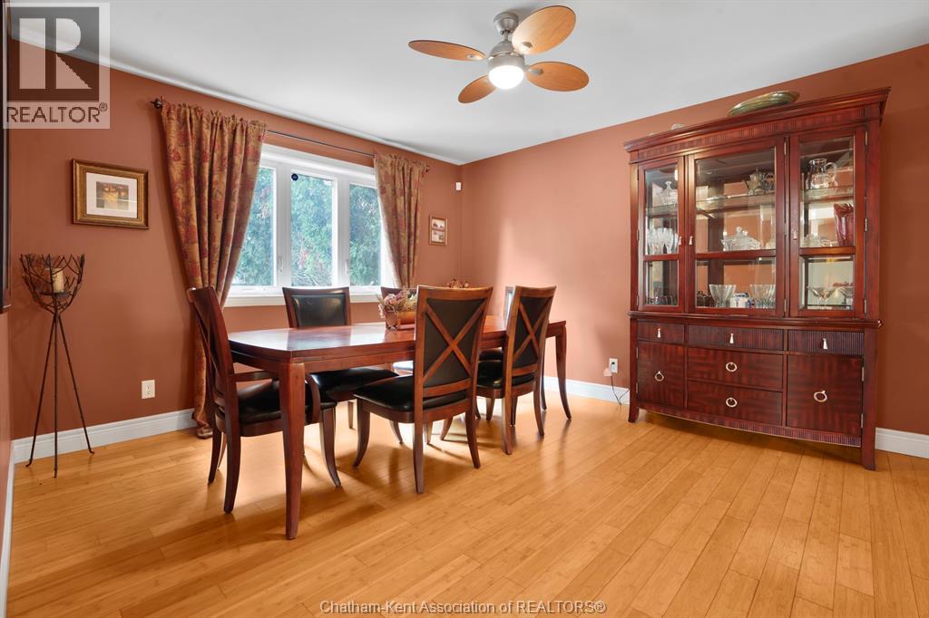 Photo 20 of 34 Braemar Boulevard, Chatham ON