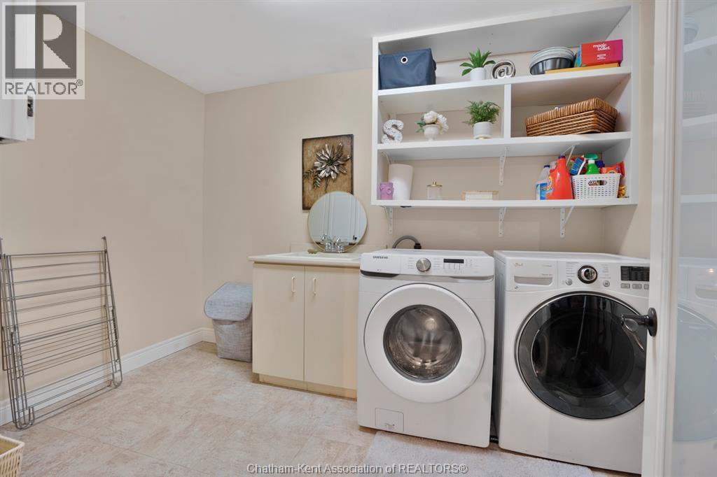 Photo 22 of 34 Braemar Boulevard, Chatham ON