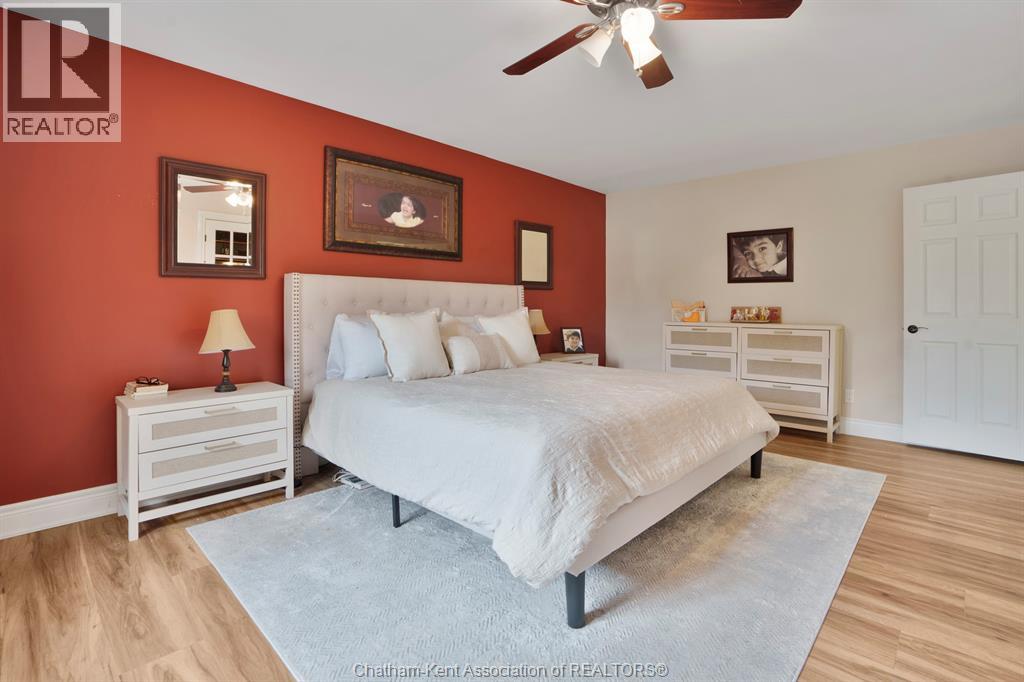 Photo 32 of 34 Braemar Boulevard, Chatham ON